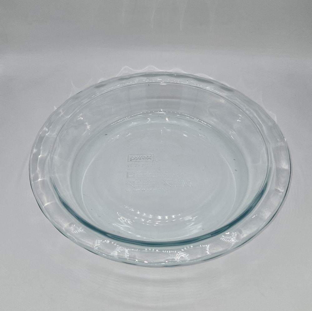 Clear Glass Pyrex Pie Plate 9.5 Inch Scalloped Edge Vintage Kitchenware